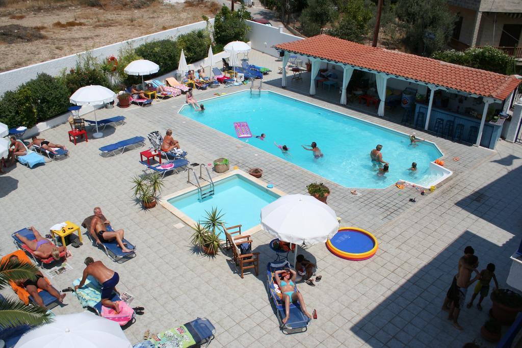 Helios Hotel Agia Marina (Aegina) Exterior foto