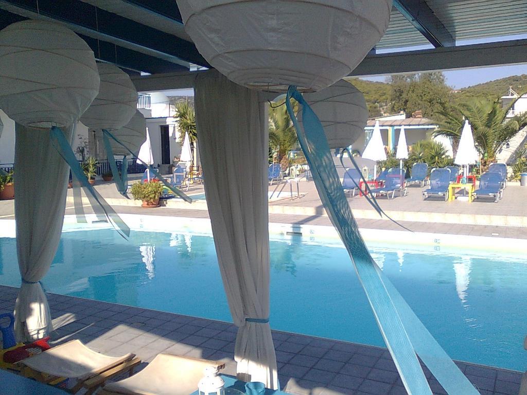 Helios Hotel Agia Marina (Aegina) Exterior foto